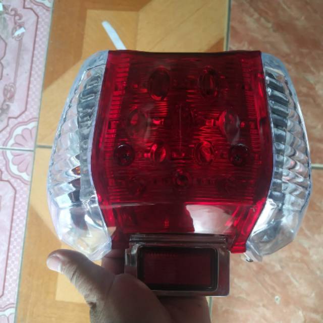 LAMPU STOP LAMPU BELAKANG SUPRA X 125 LAMA SUPRA X 125 BATMAN