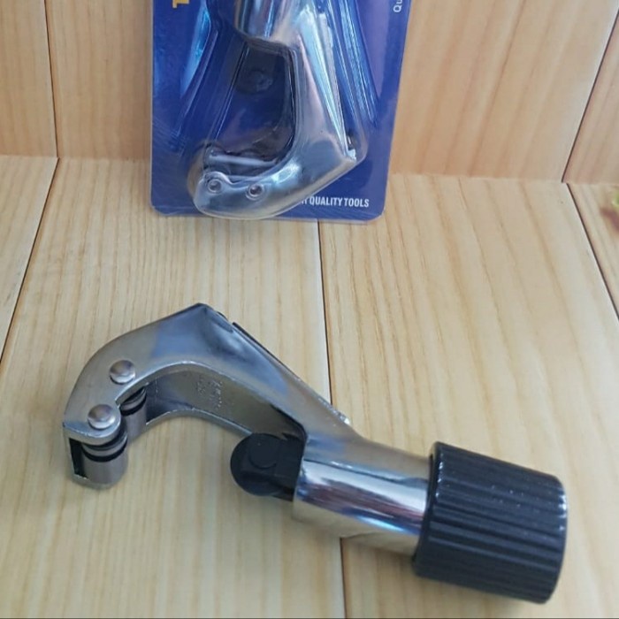 

Tiff Cutter pipa tembaga/ pemotong pipa tembaga uk.besar ( uk. 1/4-1 1/8 )