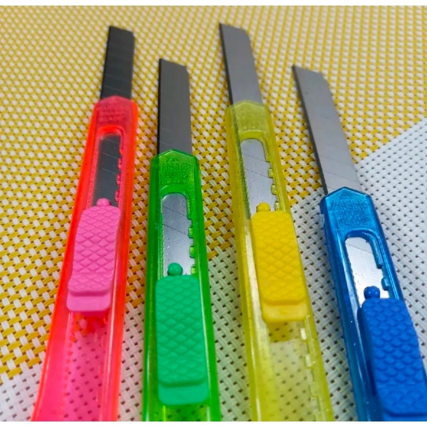 

CUTTER KECIL RENTENG PER LUSIN ISI 12PCS