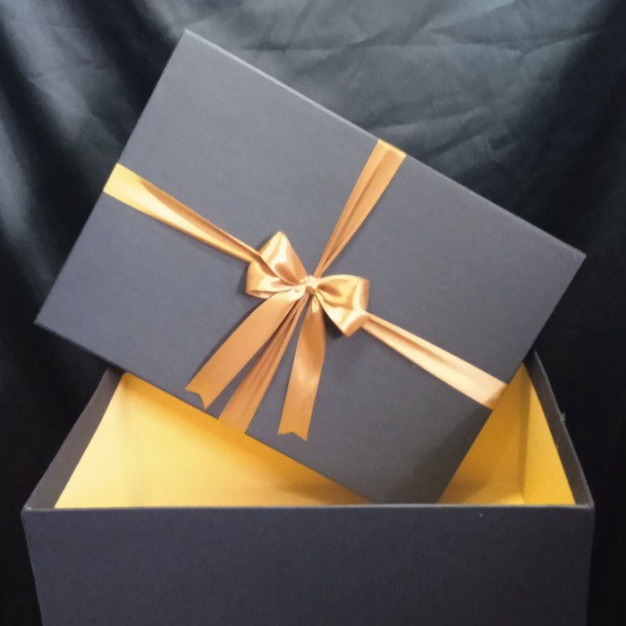 

kotak kado BESAR 02/giftbox/35x25x15 cm/BLACK berpita