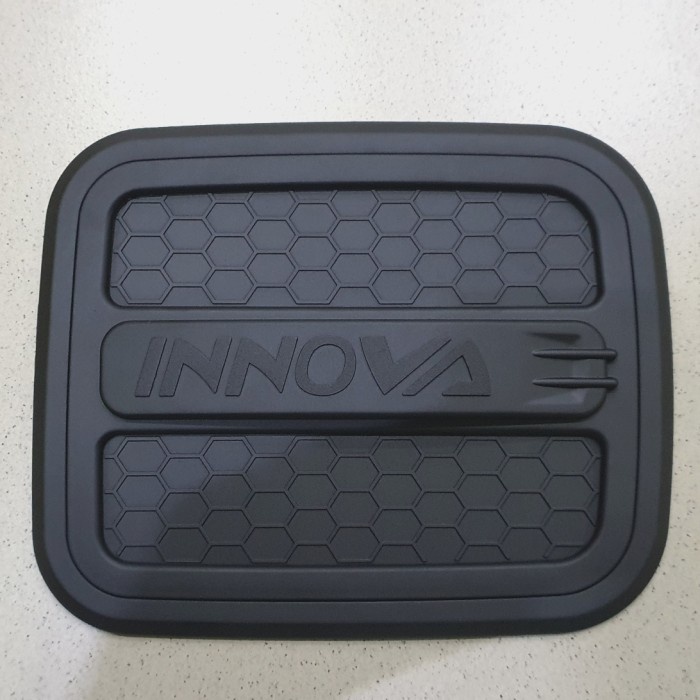 Tank cover hitam doff model luxury Innova lama 2004-2015. Aksesoris mobil