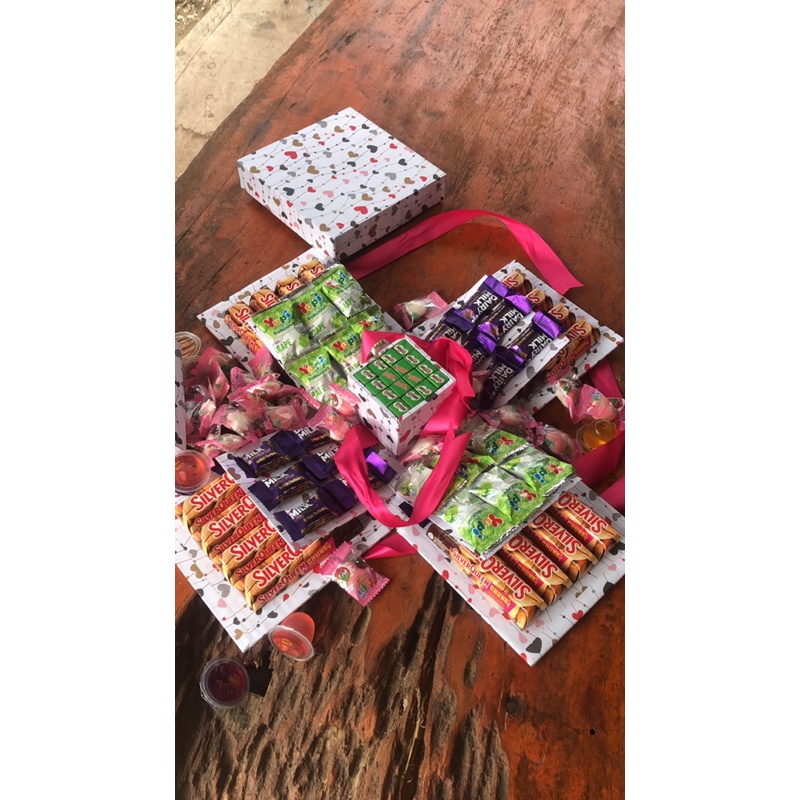 

Surprise Gift Box Snack Coklat Murah 2Kg