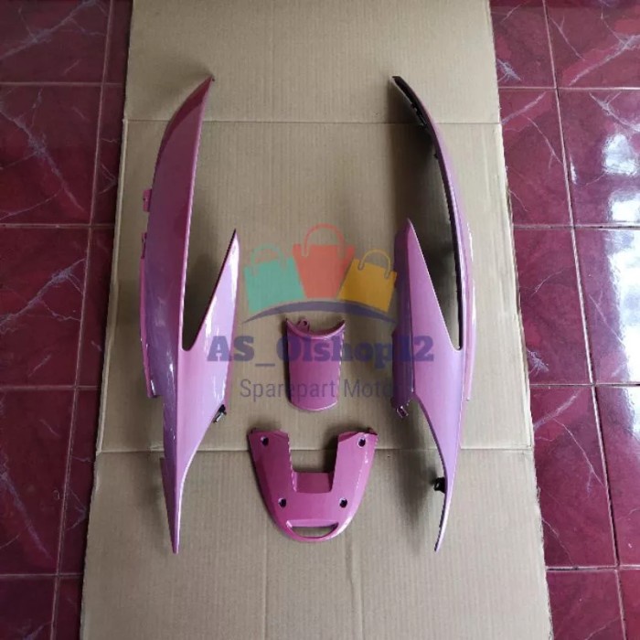 BODY BELAKANG VARIO CW 110 KARBU / VARIO LAMA PINK