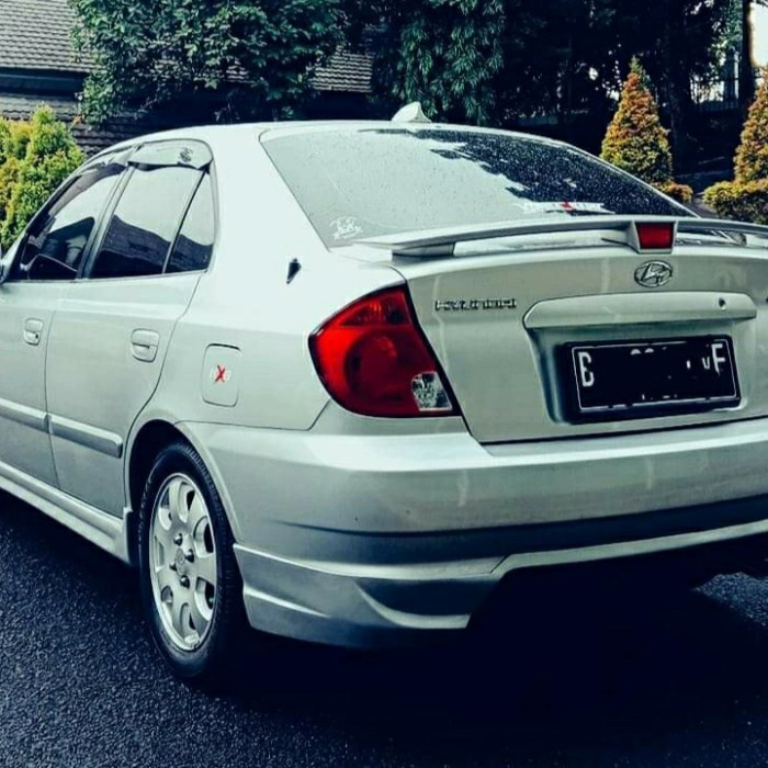 bodykit hyundai avega bagian belakang