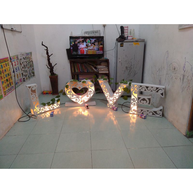 LOVE Dekorasi pelaminan lengkap dengan lampu
