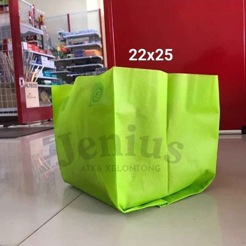 

Tas Sponbond/ Goodie bag BOX 22x25/ kotak kue