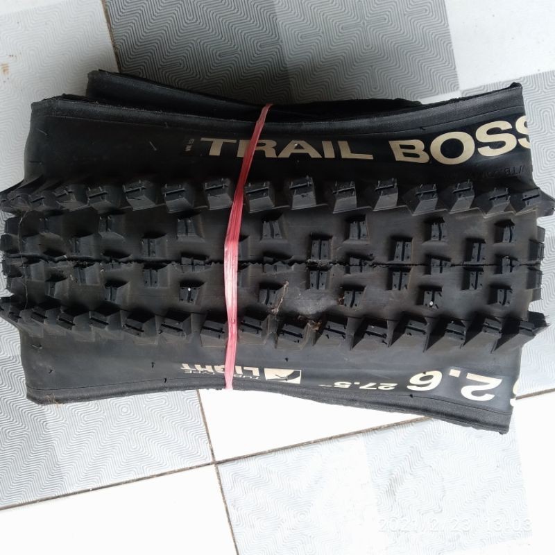 Sepasang Ban Luar WTB Trail Boss 27.5 x 2.60, Folding, Kevlar, Grip Optimal di Medan Trail, Performa