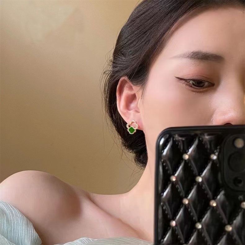 Anting Zirkon Rumput Empat Daun Baru Korea Fashion Gaya Serbaguna Anting Jarum Perak