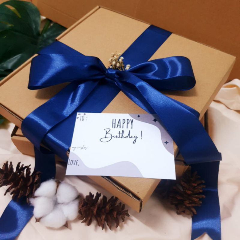 

GIFTBOX SATIN NAVY with GIFT CARD