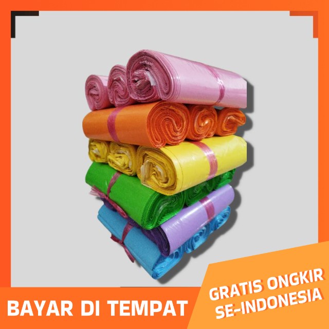 

Plastik packing polymailer 17x30 warna hitam dan Hd plong 15x22 aneka warna 15 x 22 Amplop Packing 17x30 Kantong Plastik sealer 17x30 ecer