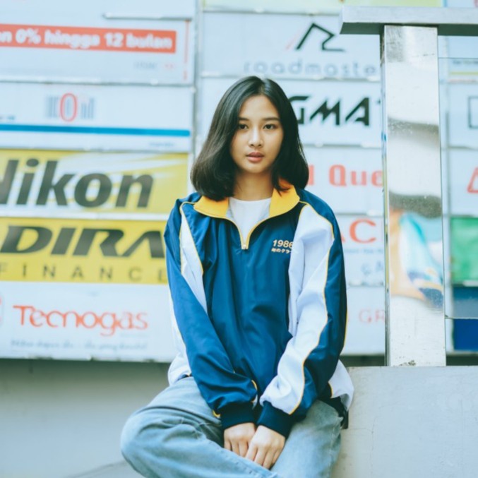 ✨MURAH✨ -Navy Blue Vintage Sport Jacket / Jaket Biru Dongker Oversize Sepeda - M