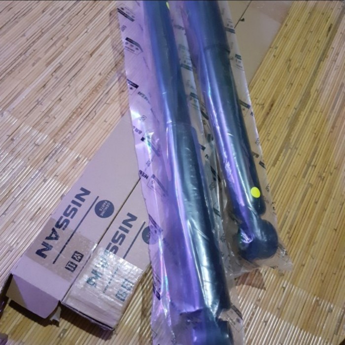 Part sepasang shock belakang evalia nissan