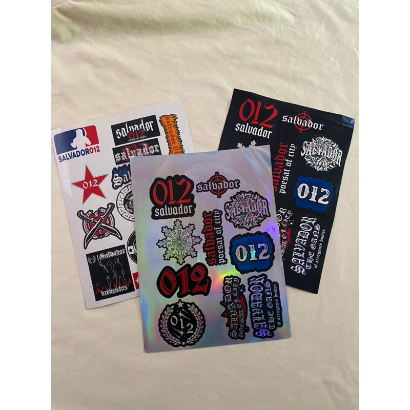 

Sticker Helm Netral Salvador Motif Terbaru