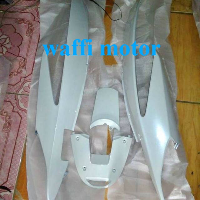 Body Belakang Vario lama 110 karbu - putih