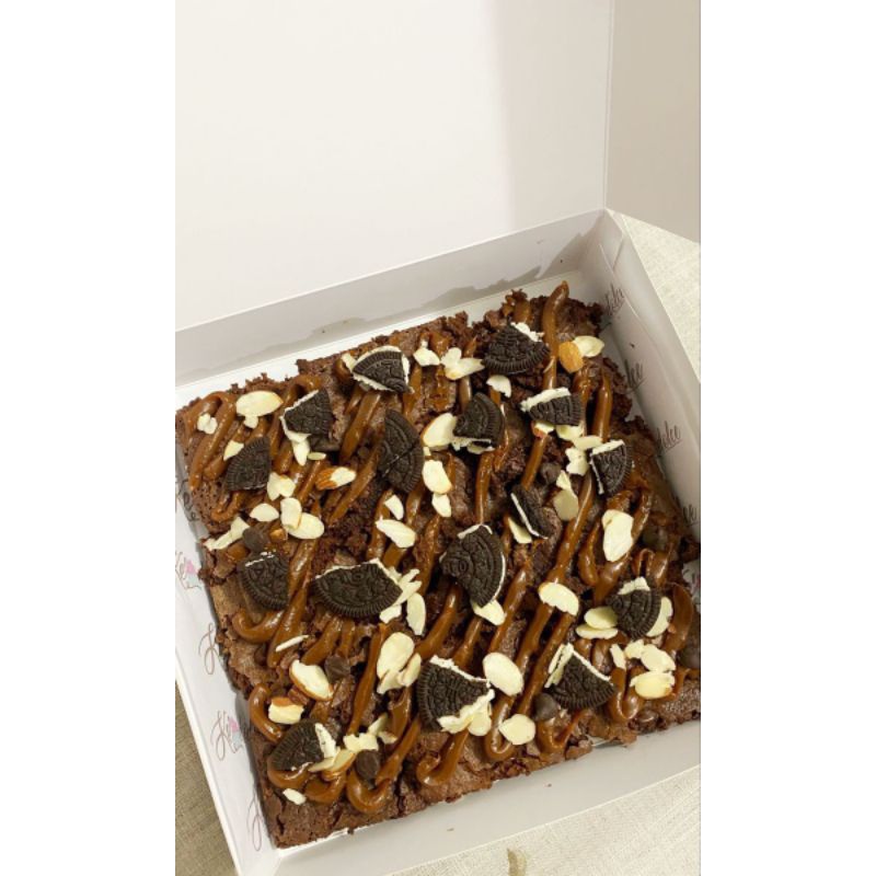 

Brokies- Brownies topping caramel oreo/Brownies fudgy