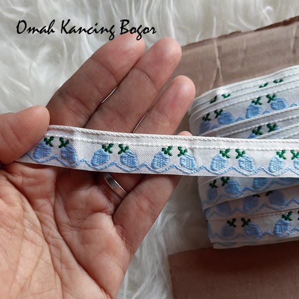 Biru | Renda Pita Strawberry Lebar 1.5cm | Renda Kain