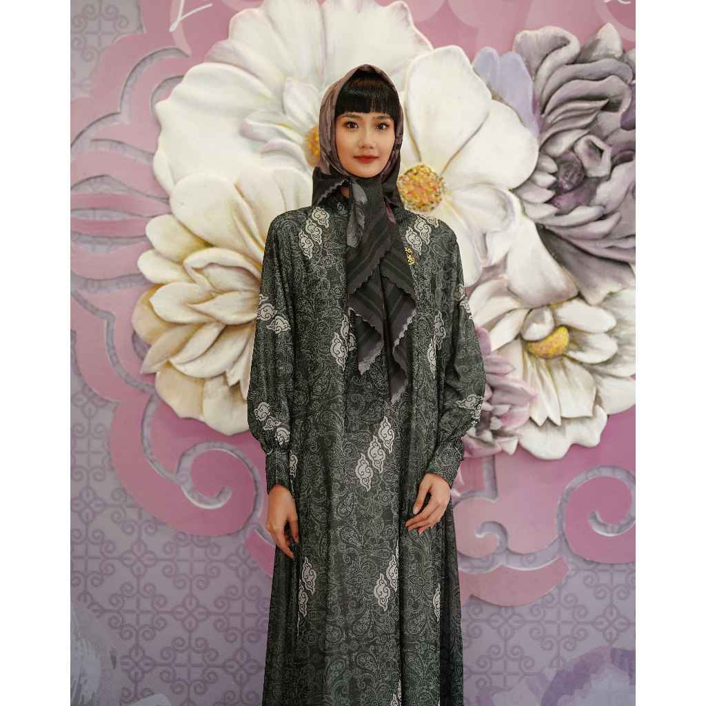 BT Batik Trusmi X La Sabellé Rengganis - Nirmala Long Dress Black