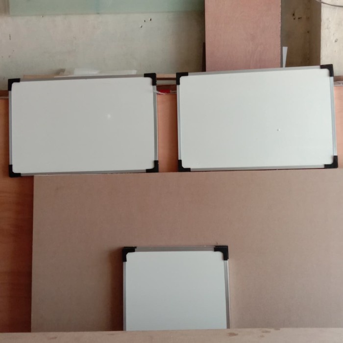 

whiteboard gantung 40 x 60 cm