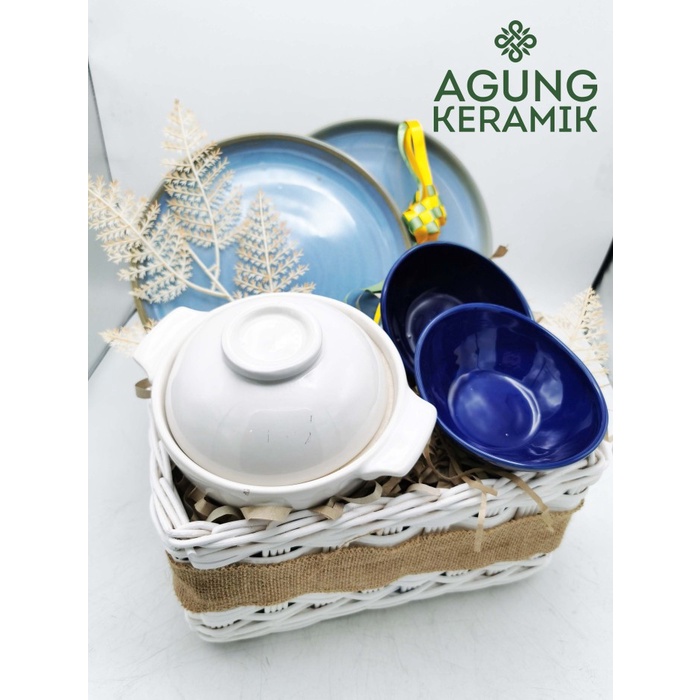 

Hampers Parcel Agung Keramik Blue Series|Hampers Imlek Wedding Ultah