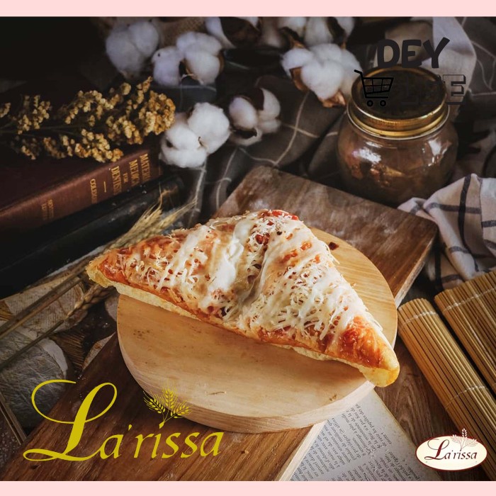 

LARISSA Roti Pizza Segitiga Bandung