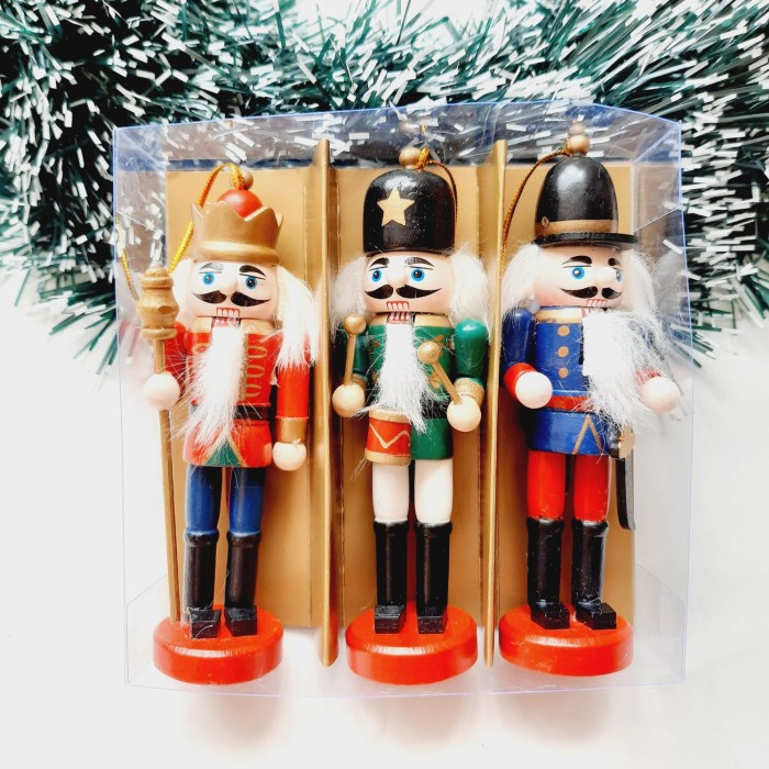 

DEKORASI NATAL BONEKA NUTCRAKER HIASAN NUTCRACKER NATAL PREMIUM JUMBO - TC311 12CM SET3