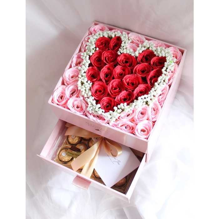 

HADIAH VALENTINE ROMANTIS TERBAIK DENGAN COKLAT FERRERO EXCLUSIVE - Merah Muda