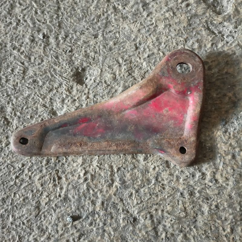 Breket dudukan pangkon knalpot honda c70 original