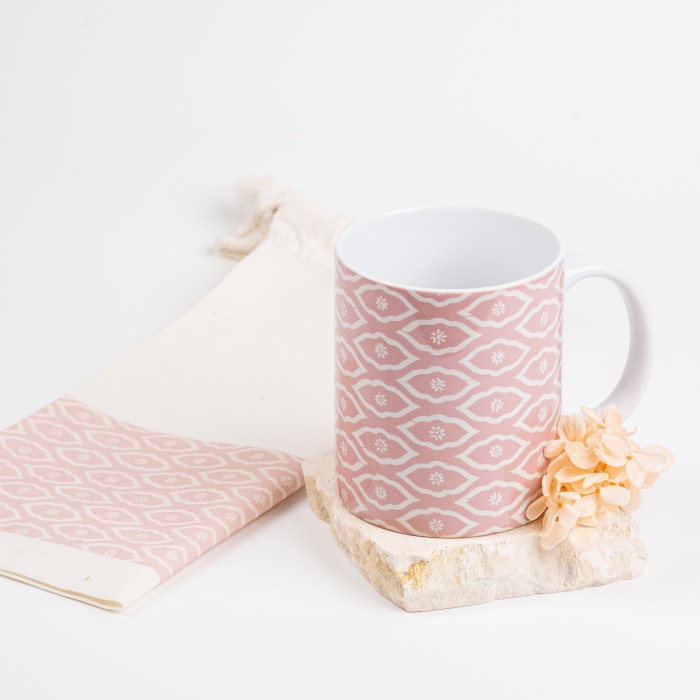 Hampers Mug dan Pouch motif Batik - Soft Yellow