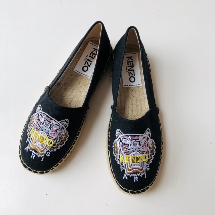 VS Sepatu K.Z. Lady Canvas Shoes Flat Casual  - Hitam, 36 = 23 cm Vvs