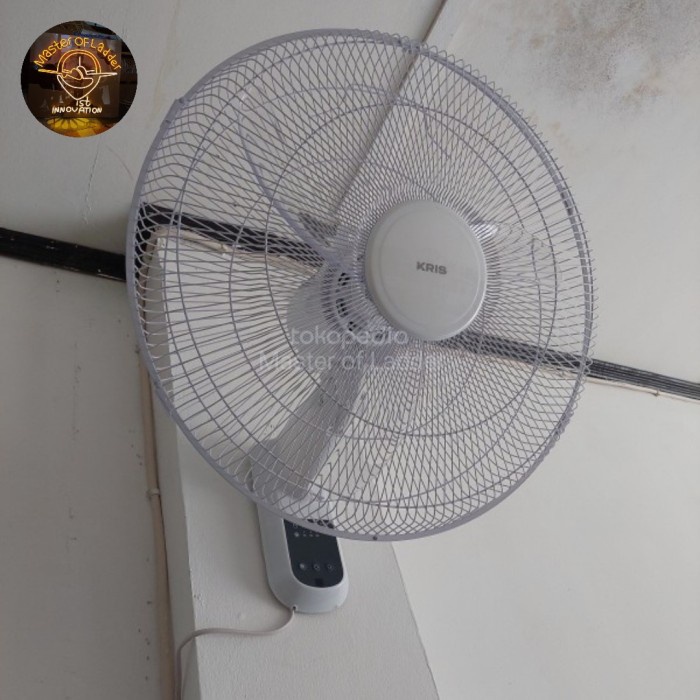 Kris Kipas Angin Dinding 18 inch Krisbow wall Fan Dengan Remote Putih - Putih
