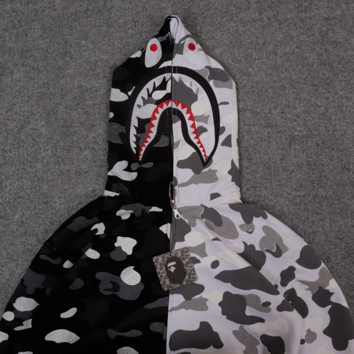 [MRN25] JAKET HOODIE FULL ZIPPER BAPE SHARK GLOW IN THE DARK AUTHENTIC PREMIUM - Hitam Putih, M