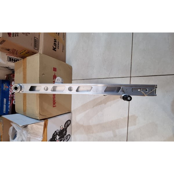 ready swing arm ninja r mounting atas modif original