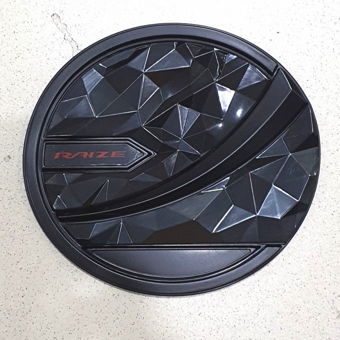 Tank cover hitam diamond Raize 2021-2022. Aksesoris mobil