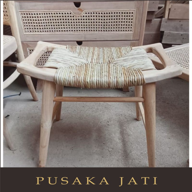 stool rotan/kursi rotan/kursi retro/kursi cantik/stool retro pusaka jati
