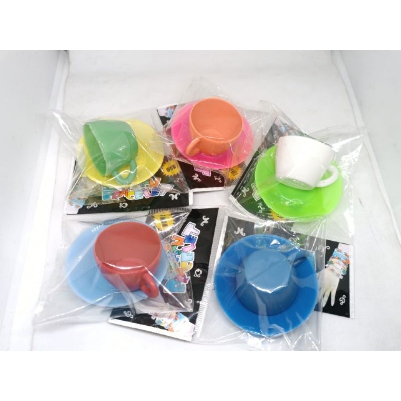peditoys GELAS GELASAN DAN PIRING PIRINGAN KECIL PLASTIK WARNA WARNI 1 SET ISI 1 PIRING DAN GELAS KE