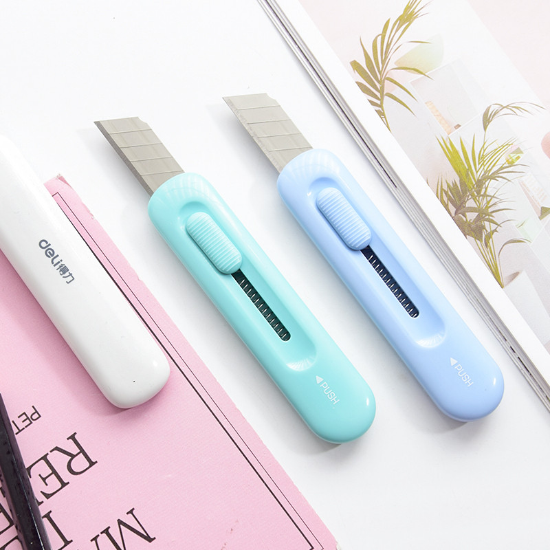 

Random Color Deli 2079 1Pc Paper Cutter Portable School Supplies Utility Knife Stationery Cutting