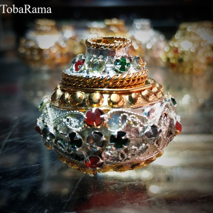 

Mendak Selut Cincin Keris Model Rujak Wuni Hias Permata antik