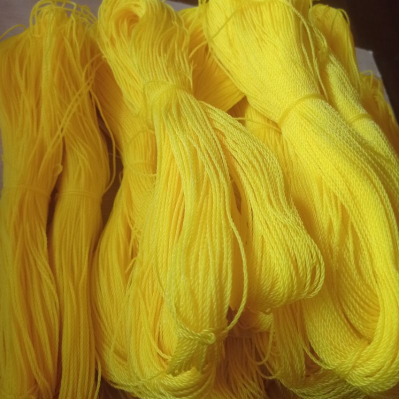 

Tali layangan Tali Tambang Plastik Ukuran 1½ mm 2.0 MM Warna (per ikat)
