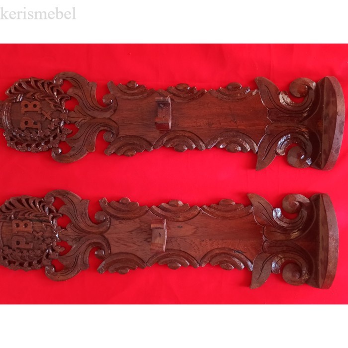 

tempat keris pusaka antik