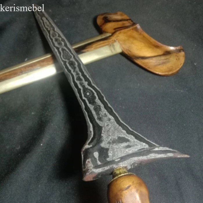 Keris Tilam Sari Pamor Jung Isi Dunyo Tangguh Koso Madura Sepuh antik