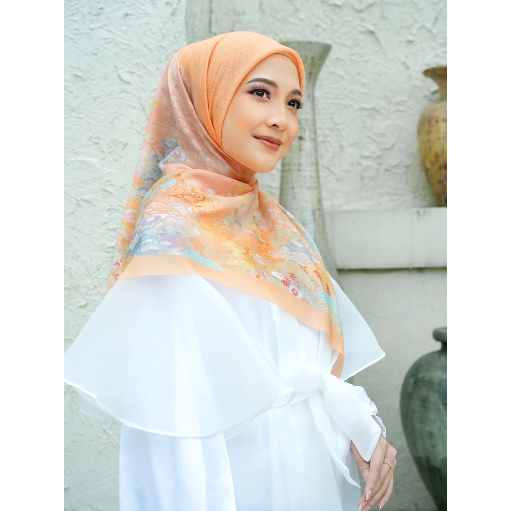 Hijab Dewasa Voal Premium Hana In Orange - Scarf Motif Yara Scarves Original | Segi Empat Adem Tidak