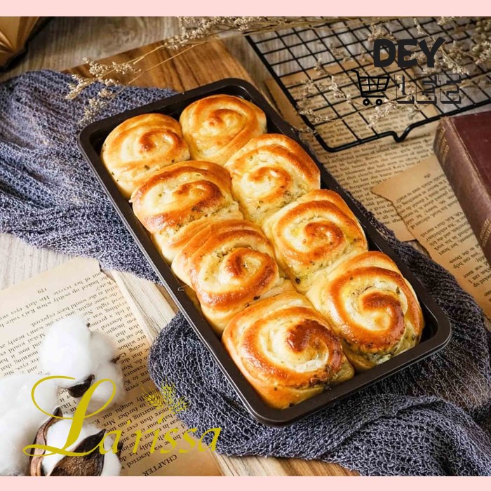 

LARISSA Garlic Potato Bread 1 pack isi 8 pcs Roti Bandung