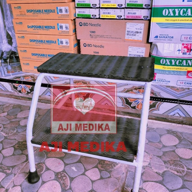Tangga pasien bed /tangga periksa pasien besi