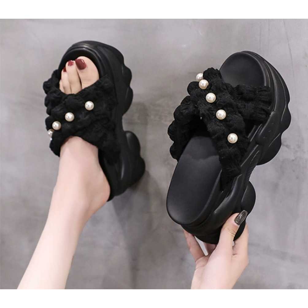 DCAL SANDAL WEDGES WANITA TALI RENDA SILANG HD95