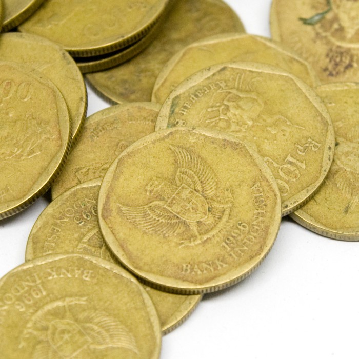 Uang Kuno Koin 100 Rupiah Karapan Sapi
