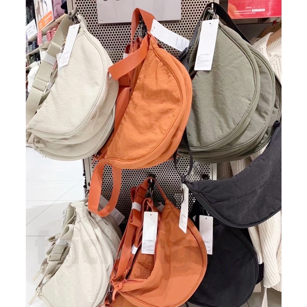 Ready ~ Tas UNIQLO Wanita Mini Kanvas Tas Selempang Wanita Warna solid Casual Round Shoulder Sling B