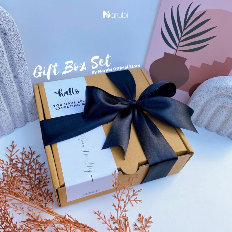 

GIFT BOX + KARTU UCAPAN + KERTAS DORSLAG + BUBBLE WRAP TANPA ISI