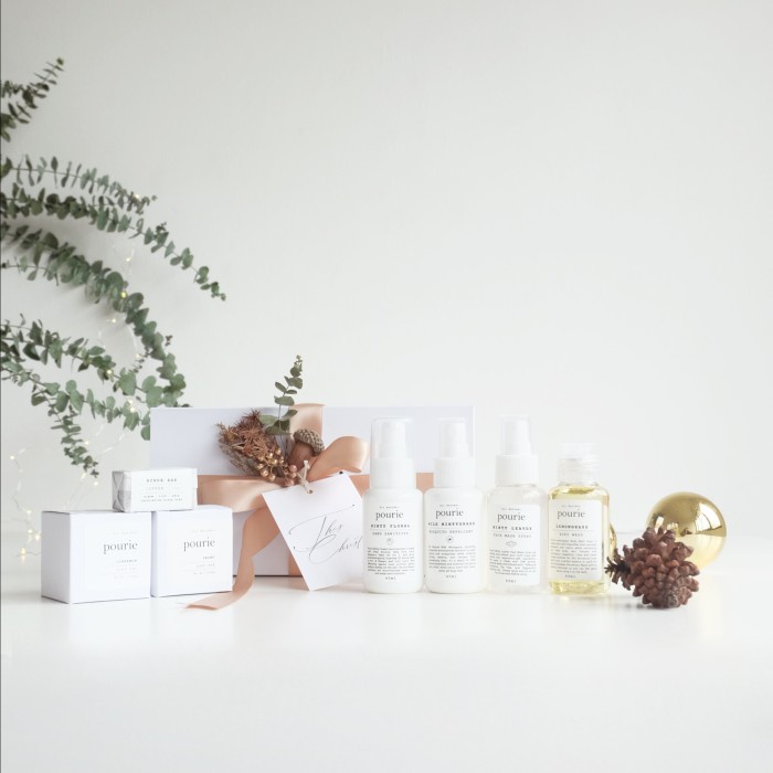 

TERMURAH Christmas Hampers Pourie Holiday Essential Set - Natural Products Gift