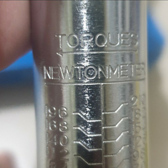 LIPPRO GAGANG TORSI KUNCI MOMEN LIPPRO TORQUE WRENCH 1/2 28 - 210 NM