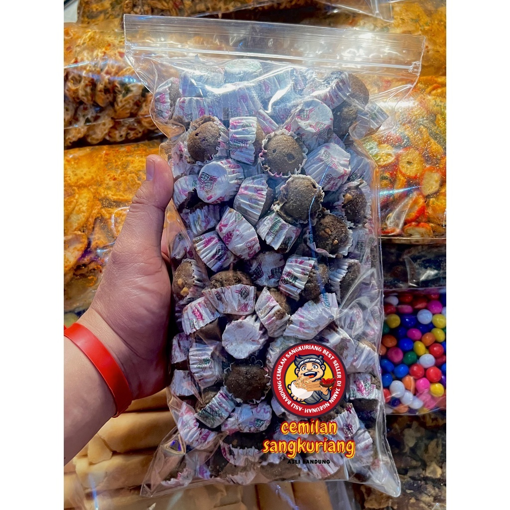 

ALMA.SNACK BROWNIES KERING COKLAT KACANG 250gr SNACK KILOAN MURAH _AGEN SNACK